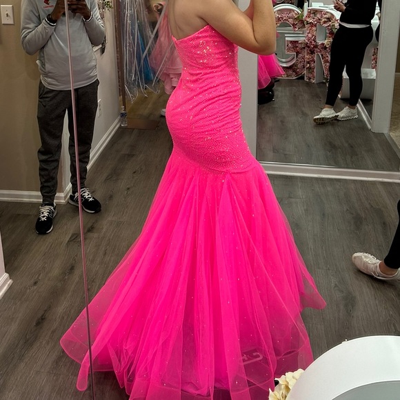 La Femme hot pink prom dress size 6 - Picture 2 of 7